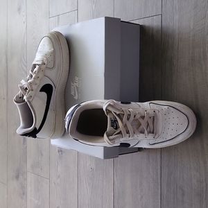Nike Air Force 1 (GS) Size 6 Youth